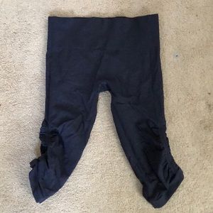 Lululemon Crop Navy Heathered Leggings
